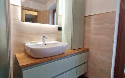 Mobile bagno in frassino laccato