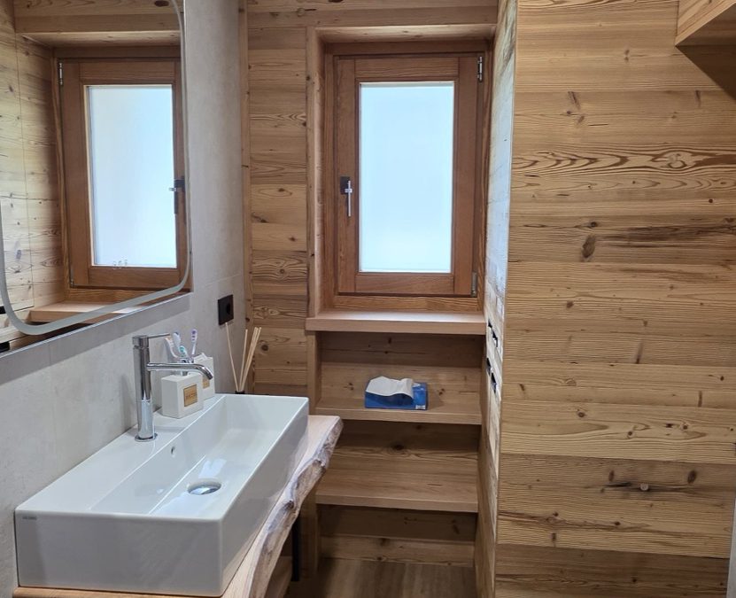 Arredamento bagno in Larice bio
